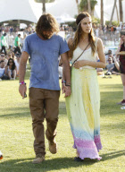 Isabel Lucas hAnd In Hand Stroll With Angus Stone At Coachella 
