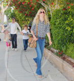 Claudia Schiffer and the Family Go Out for Dinner