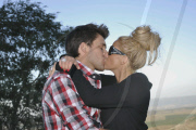Katie and Leando post their Argentinian holiday snaps on Twitter