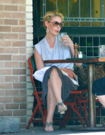 Katherine Heigl Lunches at Little Dom's
