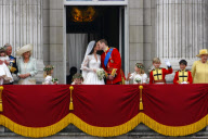 Traumhochzeit in England: Prinz William und Cathrine beim Hochzeitskuss auf dem Balkon