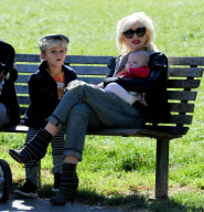 GWEN STEFANI AND FAMILY IN LONDON