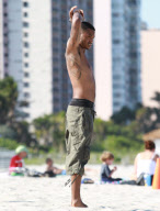 TREY SONGZ WITH FIRENDS IN MIAMI BEACH DURING JET SKY SESSION