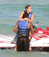 TREY SONGZ WITH FIRENDS IN MIAMI BEACH DURING JET SKY SESSION