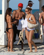 TREY SONGZ WITH FIRENDS IN MIAMI BEACH DURING JET SKY SESSION
