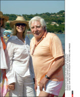 ST TROPEZ: GUNTHER SACHS  IN HOLIDAYS