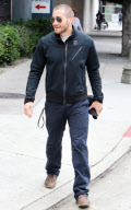 EXCLUSIVE Jake Gyllenhaal with a bald head!!!