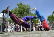 Beim Festival Perspectives zeigen KŸnstler in der SaarbrŸcker Innenstadt akrobatische VorfŸhrungen