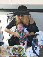 Rachel Zoe Grabs Lunch With Baby Skyler