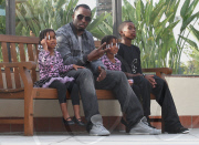 Daddy Diddy Takes His Girls ToThe Mall!
