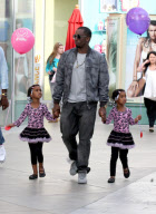 Daddy Diddy Takes His Girls ToThe Mall!