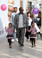 Daddy Diddy Takes His Girls ToThe Mall!
