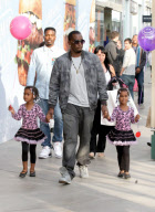 Daddy Diddy Takes His Girls ToThe Mall!