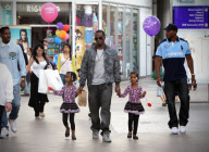 Daddy Diddy Takes His Girls ToThe Mall!