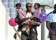 Daddy Diddy Takes His Girls ToThe Mall!
