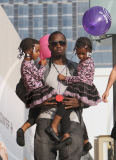 Daddy Diddy Takes His Girls ToThe Mall!