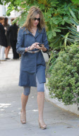 Trinny Wood mit vollen Lippen in London
