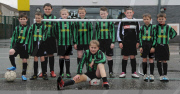 Sportskanone ohne Beine: Adam Donnachie spielt mit Beinprothesen fŸr sein Schul-Fussballteam