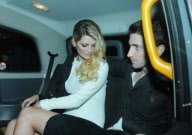 Mischa Barton verlŠsst in mŠnnlicher Begleitung das Grouchos in London
