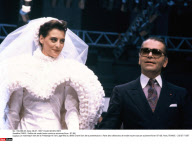 PARIS : Defiles de mode haute-couture automne/hiver  87-88