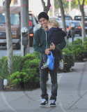 Pete Wentz Brings Bronx Shopping at Best Buy