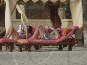 Exkl.: Lothar MatthŠus mit Freundin Joanna Tuczynska  am Strand in Dubai