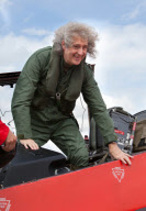Brian May & Kerry Ellis Red Arrows