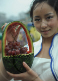 CHINA-CHONGQING-WATERMELON CARVING (CN)