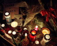 Candlelight tributes to Diana