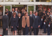 LEVEE DU CORPS A LA SALPETRIERE AVEC LE PRINCE CHARLES ET JACQUES ET BERNADETTE CHIR