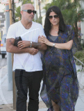 Schwangere Selma Blair unterwegs nach einem Lunchbesuch bei Clafoutis in West Hollywood