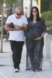 Schwangere Selma Blair unterwegs nach einem Lunchbesuch bei Clafoutis in West Hollywood
