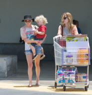Ashlee Simpson Takes Bronx to Costco