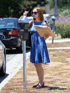 EXCLUSIVE Christina Ricci little girl, big package