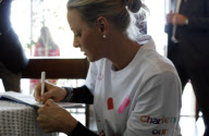 Fürstin Charlene von Monaco besucht die Masiphumelele Township in Kapstadt