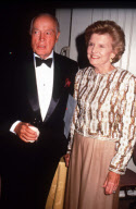 


Left: BOB HOPE
American Entertainer
with BETTY FORD
Founder of the Betty Ford Clinic
Wife of Gerald Ford
Former President of the USA
Bandphoto Agency Photo
B48 048553   01.05.1996