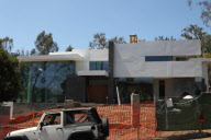 Tom Brady checks in on the progress of his New Home