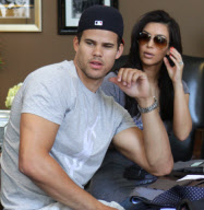 Kim Kardashian really knows how to make Kris Humphries sweat!