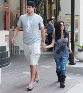 Kris Humphries towers over Kim Kardashian!  - Part 2