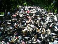 8372 Schuhe zum Gedenken an die Ermordeten von Srebrenica