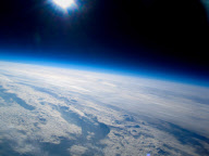 Jugendliche machen Fotos aus der Stratosphäre mittels unbemanntem Heliumballon