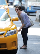 EMMA WATSON GETS ALL FLUSTERED WHILE TRYING TO CATCH A CAB IN NYC. THE ACTRESS EVEN TRIED TAKING OFF HER SUNGLASSES IN HOPES TE DRIVER WOULD RECOGNIZE HER. 