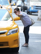 EMMA WATSON GETS ALL FLUSTERED WHILE TRYING TO CATCH A CAB IN NYC. THE ACTRESS EVEN TRIED TAKING OFF HER SUNGLASSES IN HOPES TE DRIVER WOULD RECOGNIZE HER. 