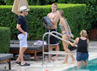 Julianne Hough And Ryan Seacrest Miami Romance!