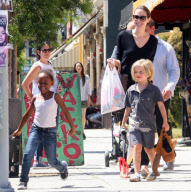 Angelina Jolie, Shiloh Jolie-Pitt, Zahara Jolie-Pitt