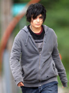 Vanessa Hudgens is Unrecognizable on the set of 'Gimme Shelter'