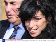 Amy Winehouse Leaving Her Barnet Home with Her Father Mitch to Attend Court in Westminster on an Assault Charge, London, Britain - 17 Mar 2009