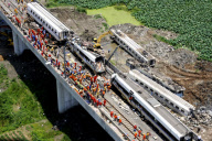 #CHINA-ZHEJIANG-TRAIN-CRASH-RESCUE (CN) 