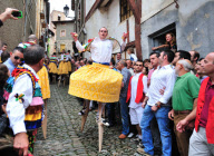 SPAIN-ANGUIANO-DANCERS ON STILTS 