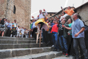 SPAIN-ANGUIANO-DANCERS ON STILTS 